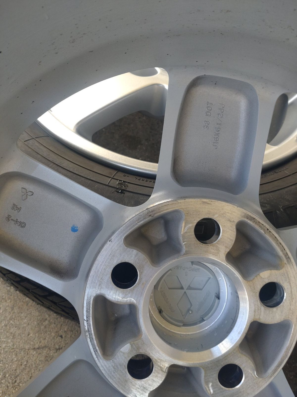 三菱 デリカ D5 前期 純正 ホイール 16インチ 16×6.5J +38 114.3-5H