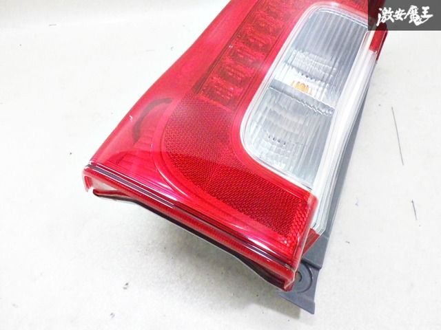 ♦︎ダイハツ　タントLA600S左純正テール　♦︎点灯確認済み♦︎ ♦︎ダイハツ♦︎タントLA600S左純正テール♦︎点灯確認済み