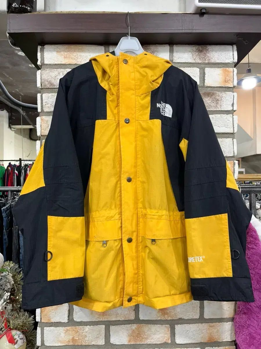 りょう THE NORTH FACE(ザ・ノース・フェイス) ウィンドブレーカー 【公式通販】