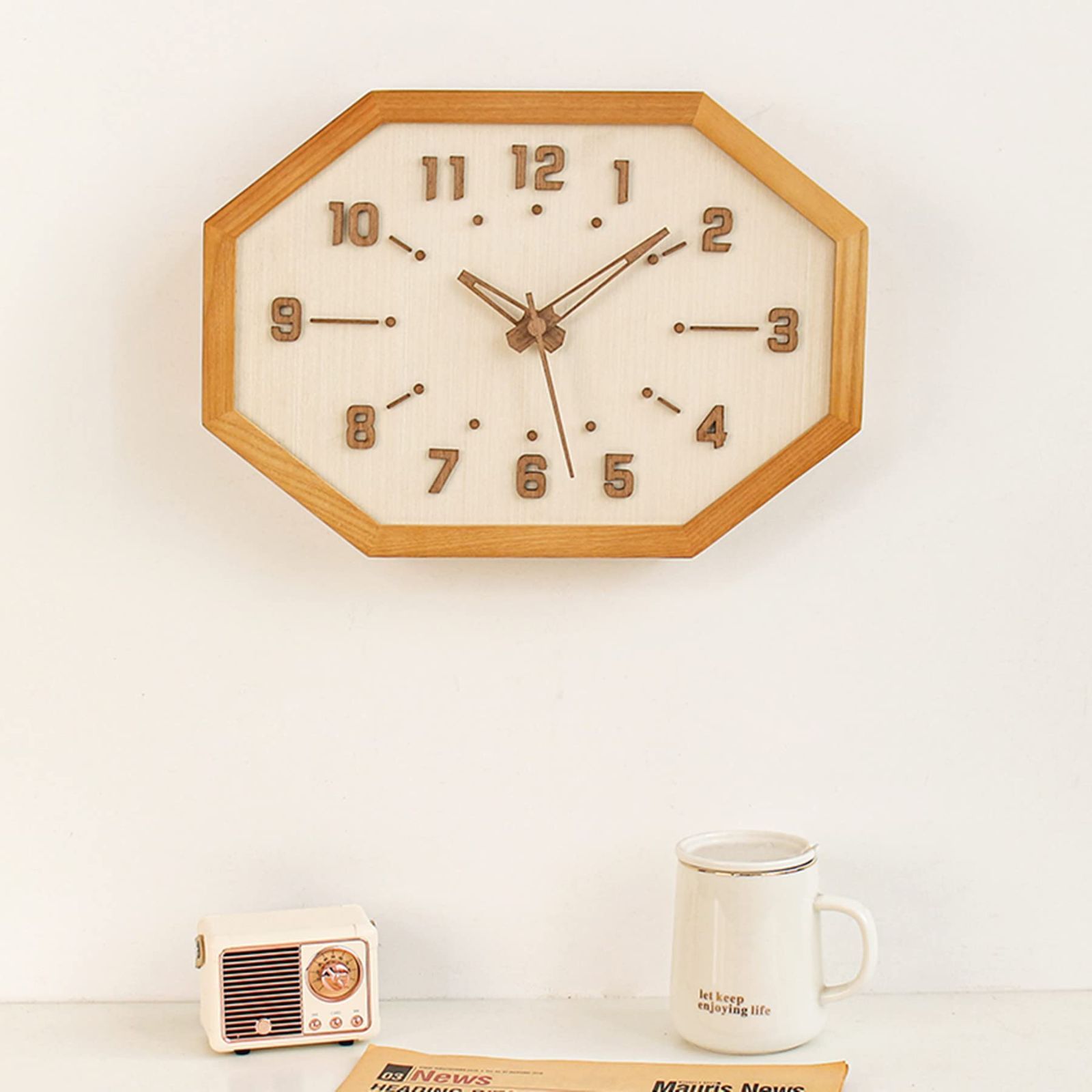 平民の価格、数量限定！ 人気商品 モダンホーム装飾 12インチ 静音 連続秒針 引っ越し 北欧デザイン 卓上時計 置き時計 壁掛け 見やす 新築祝い 3D立体数字 時計 時計 八角形 天然木製 木の色 かわいい 人気 おしゃれ 壁掛け時計 Danmukeji