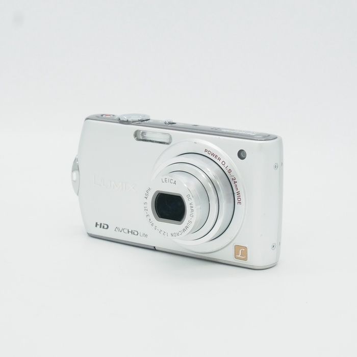 パナソニック Panasonic DMC -FX70 デジタルカメラ シルバー Panasonic