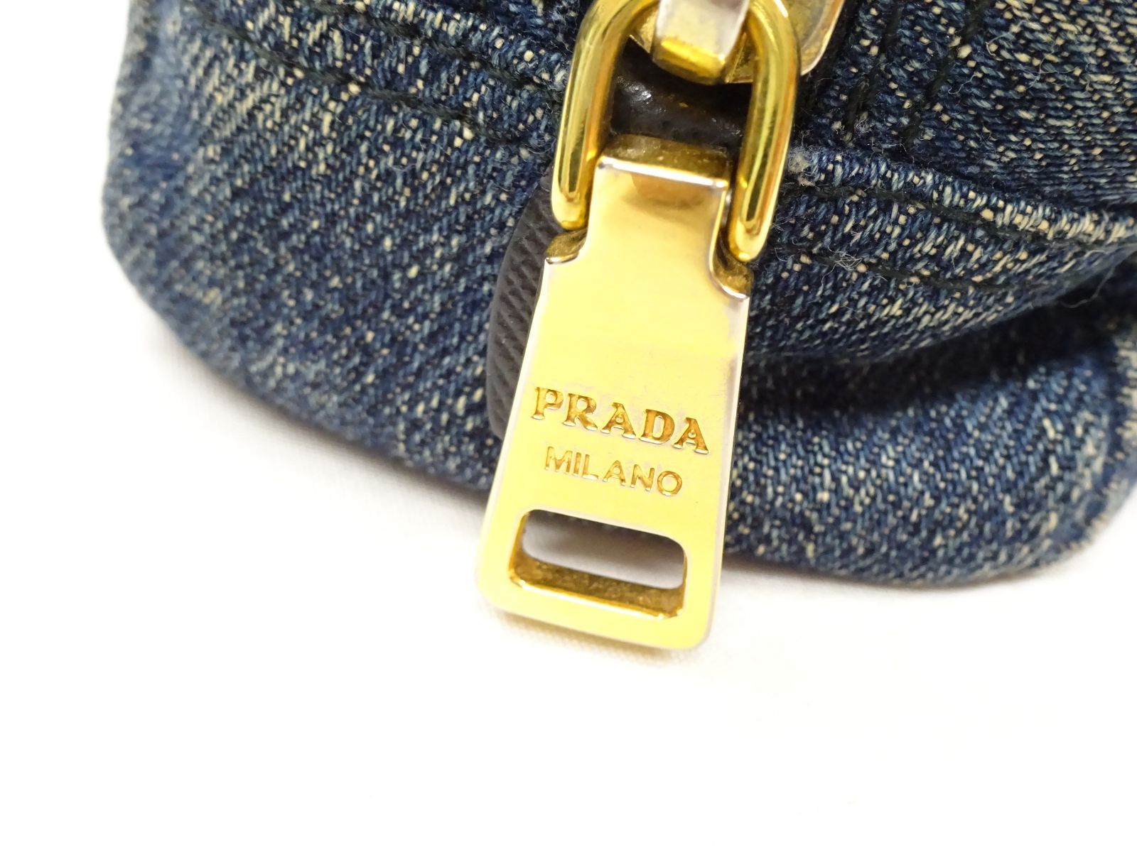 PRADA プラダ