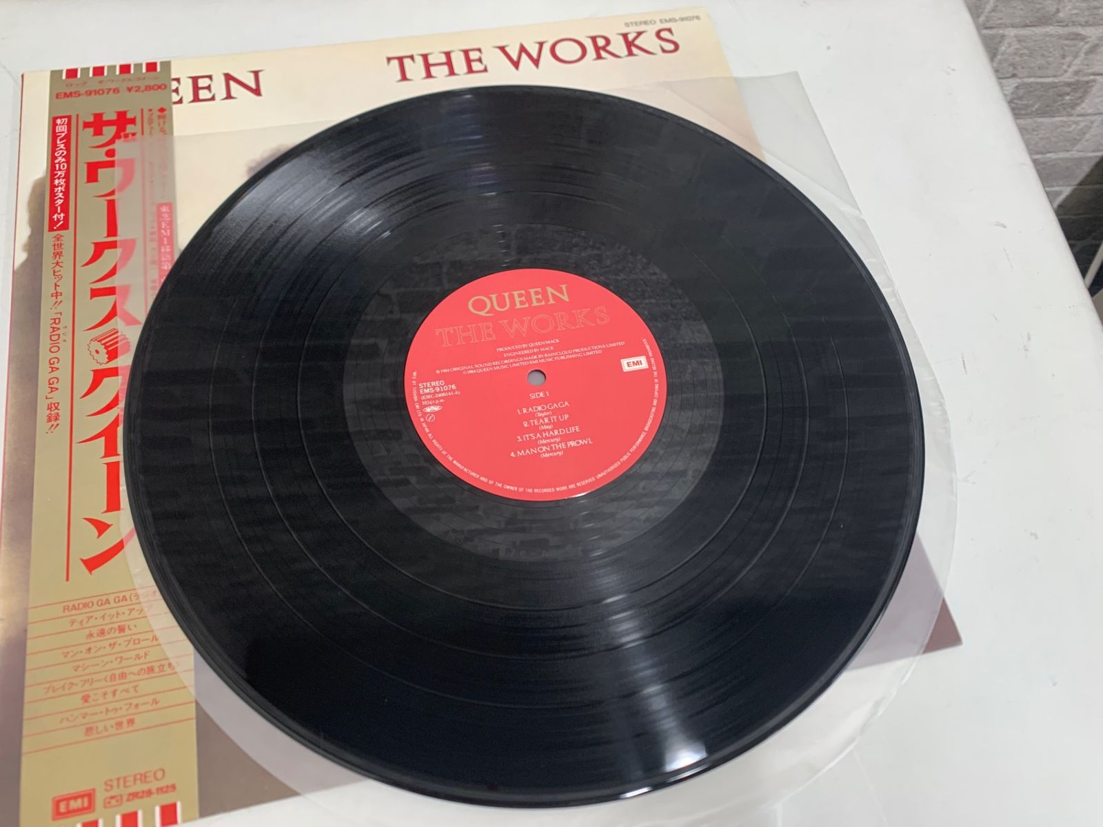 Queen LPレコード　4点セット　おまけ付き LPレコード Queen クイーン The Works EMS-91076 - メルカリ