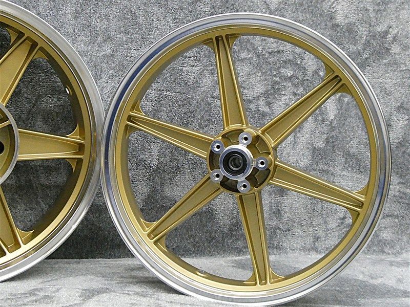 ゴールドシックス 金