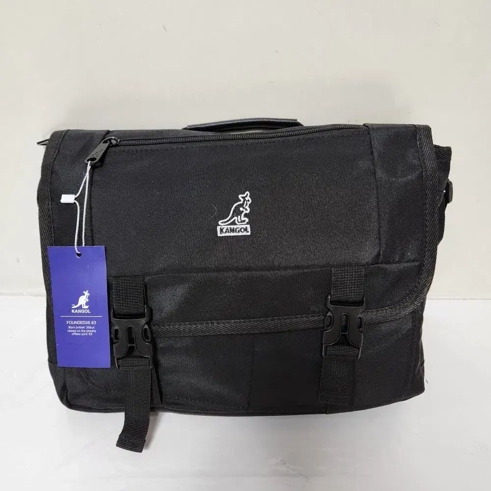 【雷市場（ポンジャン）商品韓国直送】 新品 kangol(カンゴール) メッセンジャーバッグ クロスボディバッグ@ 9922