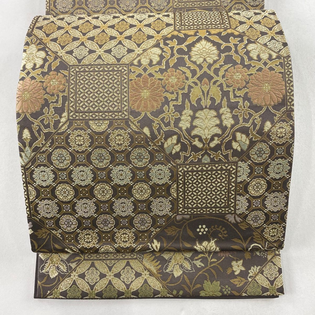 袋帯 美品 秀品 箔屋清兵衛 落款 西陣織 草花 七宝文 刺繍 箔 茶
