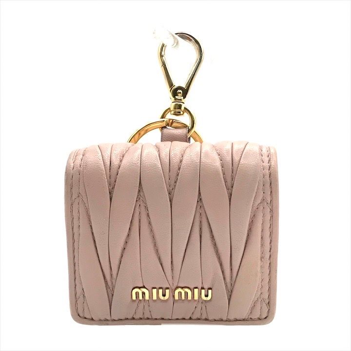 一粒万倍日】「ミュウミュウ」の人気レザーシリーズに春の新色 限定