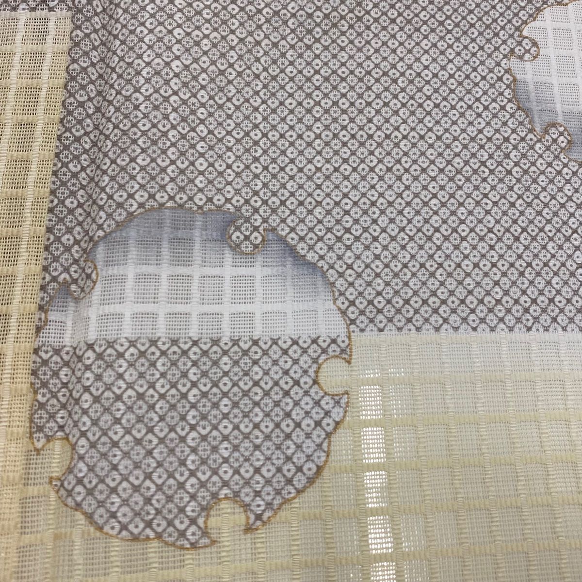 小紋 身丈155cm 裄丈62cm S 薄物 雪輪 疋田 金彩 ベージュ 正絹 名品  