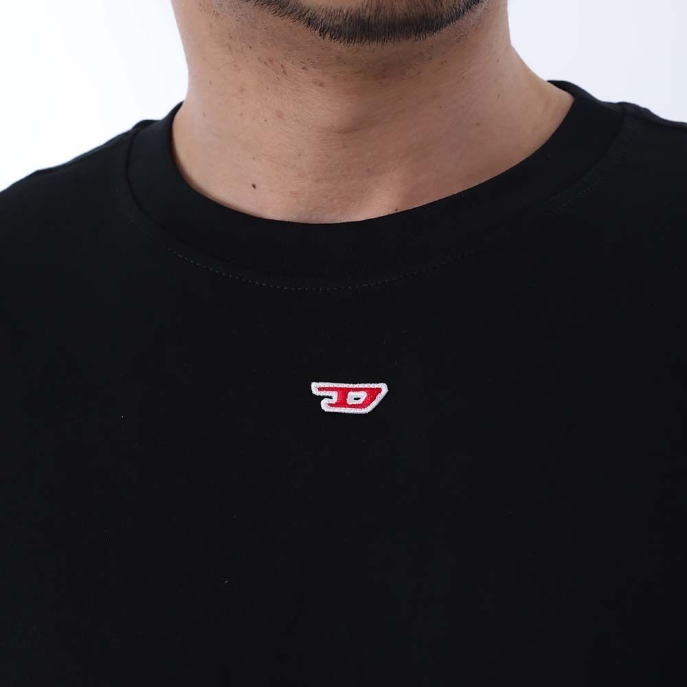 【新品・国内即発】DIESEL A14929 0GRAI 9XX T-Boxt-D Tシャツ Women's T-shirt with embroidered D patch | Black | Diesel
