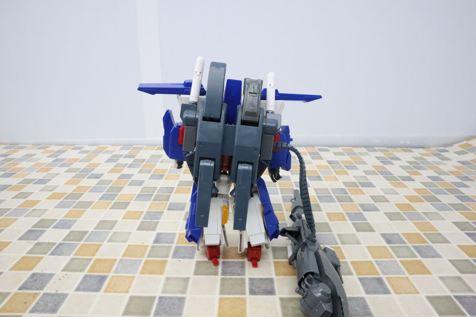 ◇ 塗装 改造用にいかがですか｜ダブルゼータガンダム 1/100｜BANDAI 