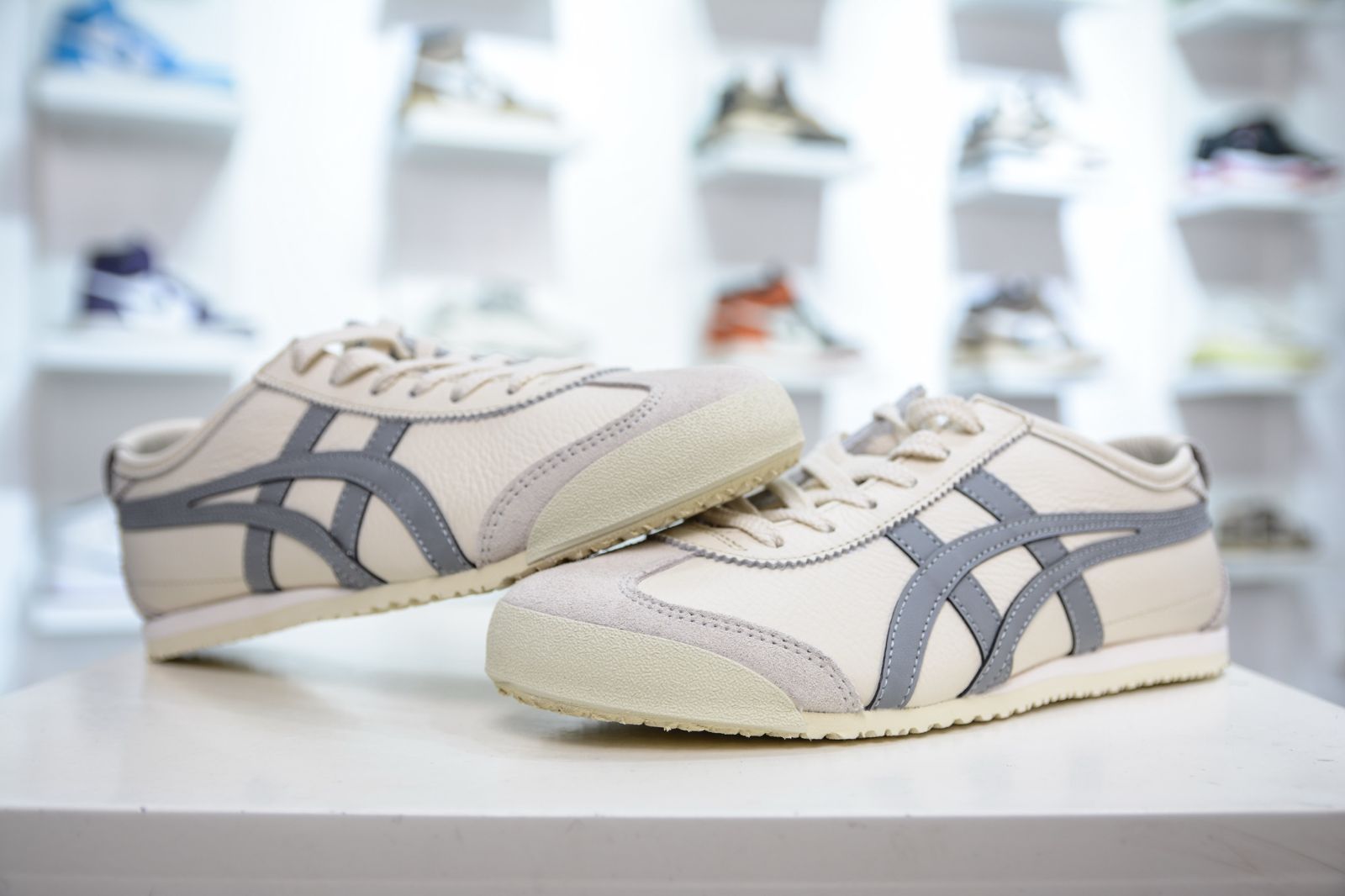 人気のクリスマスアイテムがいっぱい！ Tigerオニツカタイガー 新品Onitsuka MEXICO スポーツ 66 靴