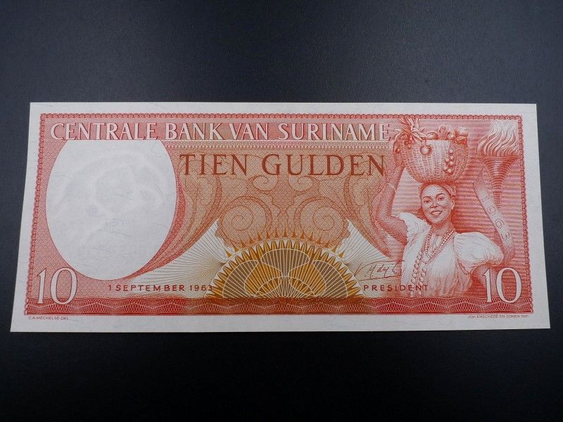 未使用 旧紙幣 南アメリカ スリナム 1963年 10ギルダー - メルカリ