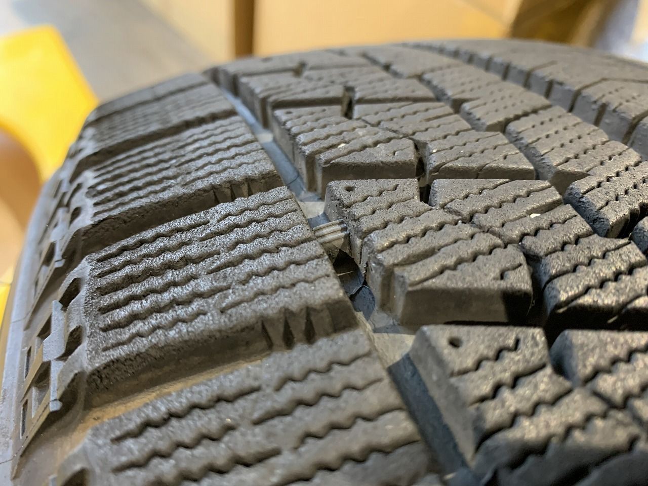 2403057】【2本】スタッドレス BRIDGESTONE BLIZZAK VRX 205/60R16 
