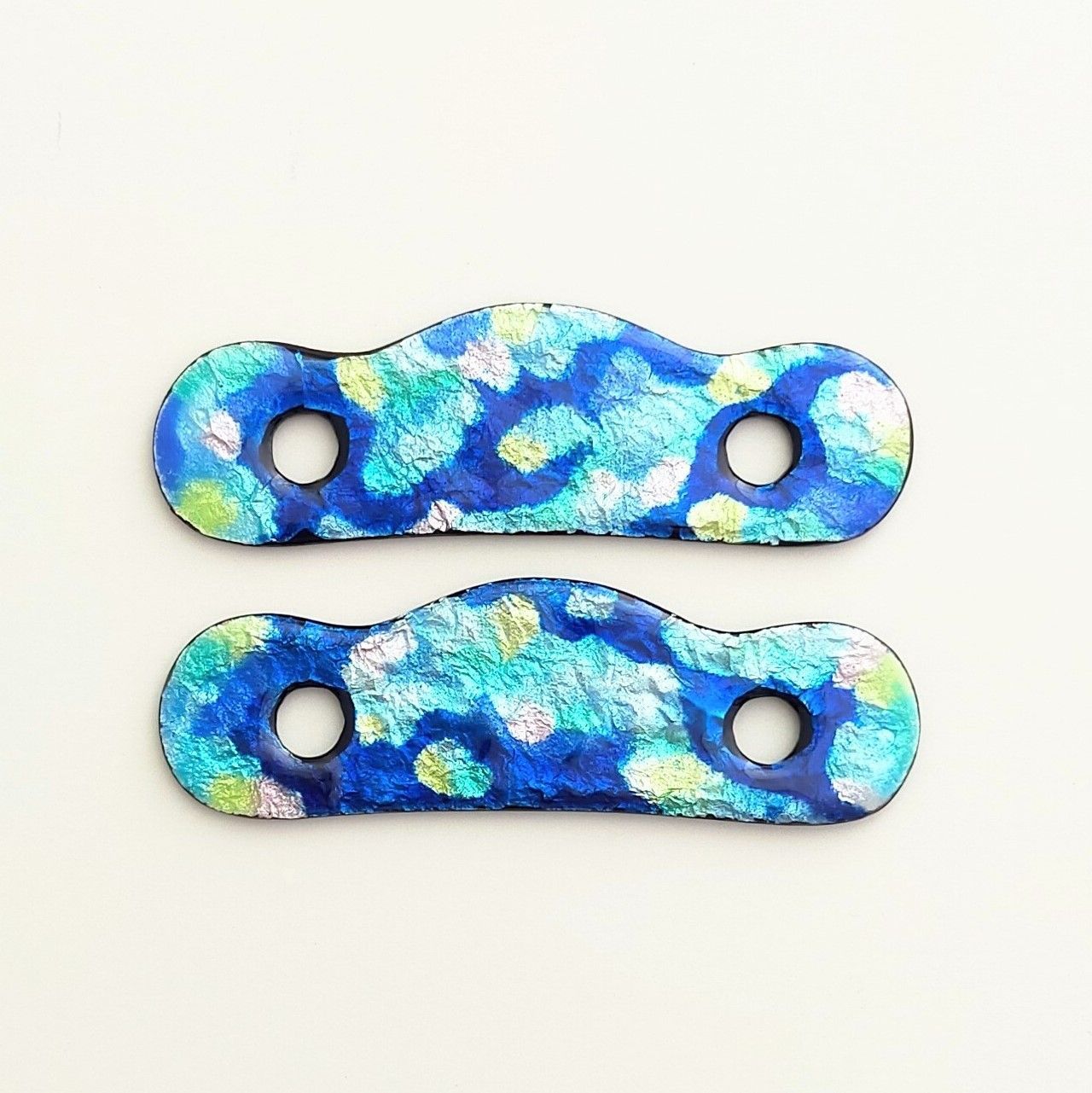 １点のみ 沖縄 三線用  三線のアクセサリー 七宝焼 ティーガー留め 海中の泡 ティーガ 止め