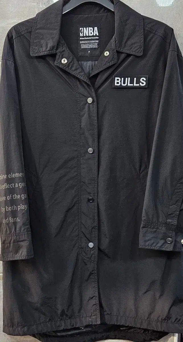 NBAシカゴ ブルズ ブラック COACH ジャケット