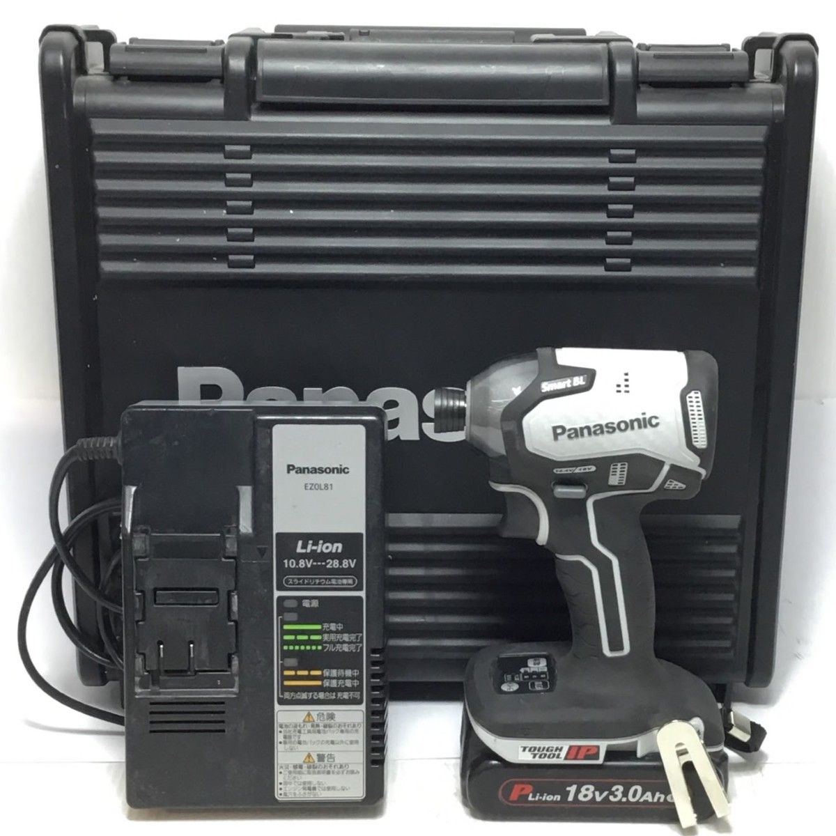ΘΘPanasonic パナソニック インパクトドライバ 18v 充電器 充電池1個 ケース付 コードレス式 程度B EZ76A1 ホワイト