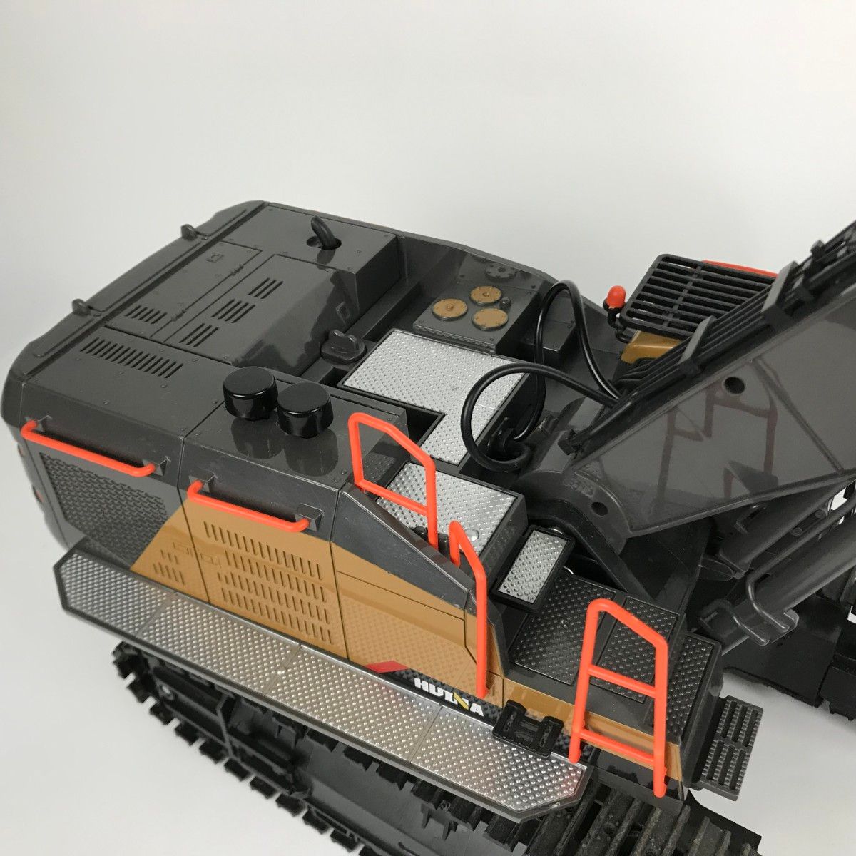 Huina 1592 本格仕様 22ch 1/14 パワーショベル ラジコン Huina 1592 本格仕様 22ch 1/14 パワーショベル ラジコン - メルカリ