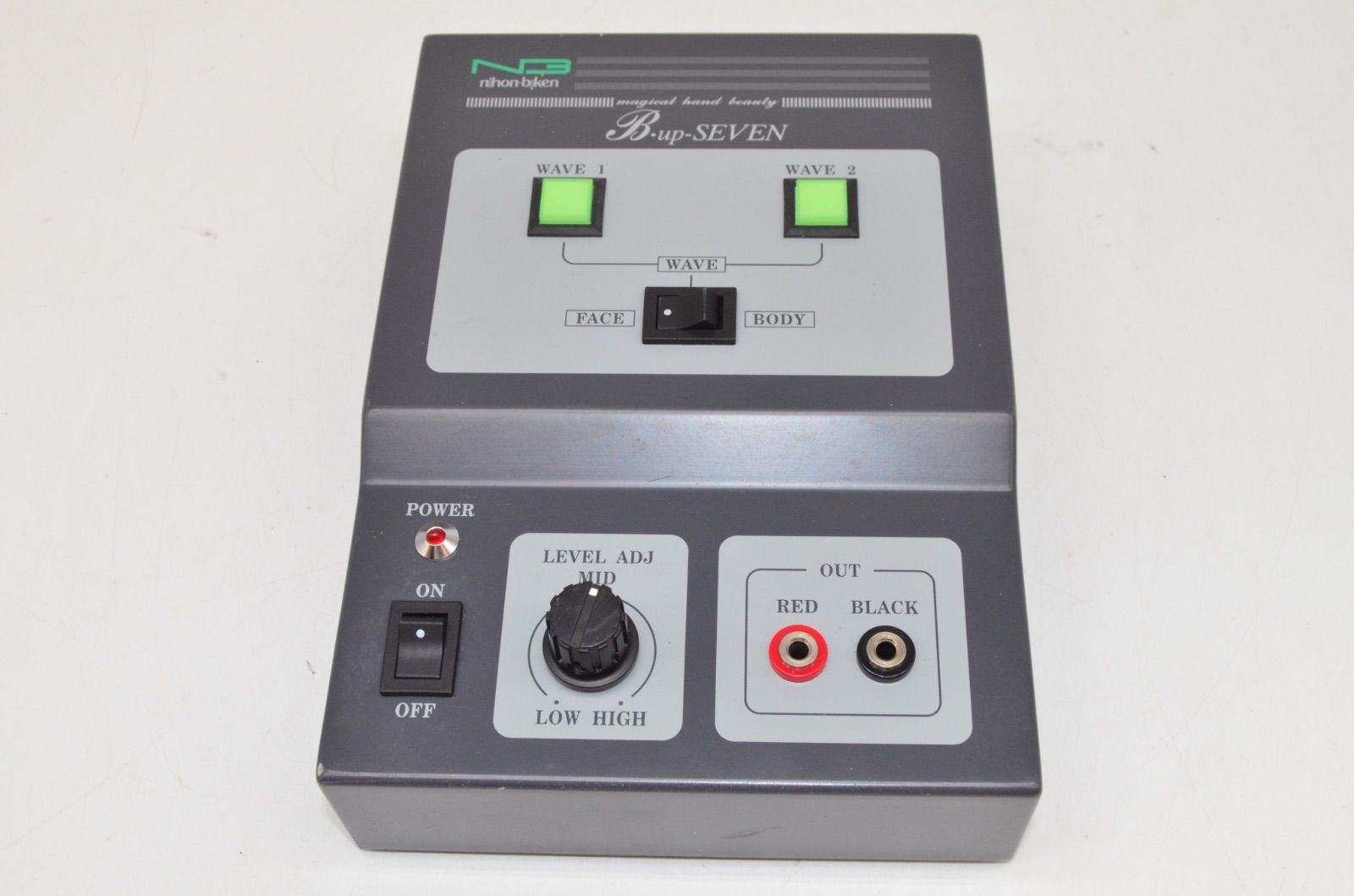 良品 動作確認済み】 エストロワ 美顔器 Bu,p SEVEN ビュップセブン