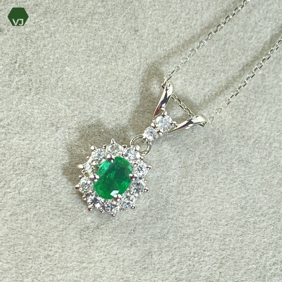 31-17】エメラルド ダイヤモンド ネックレス 約D0.24ct【中古】【PT900 