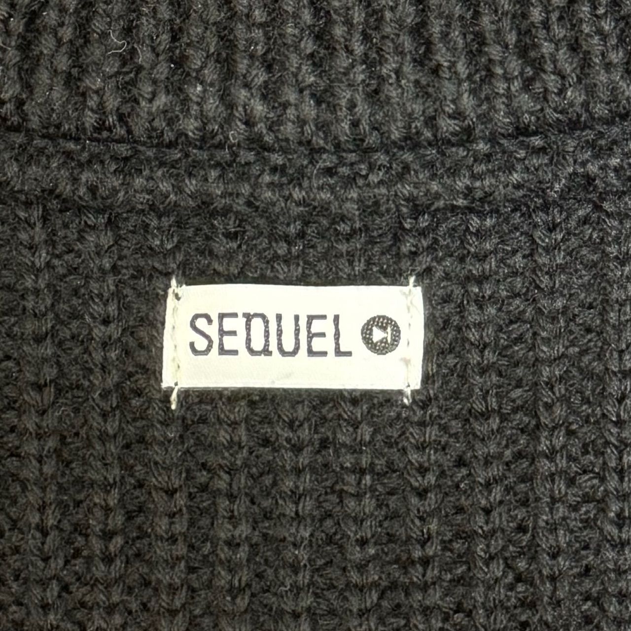 定価52800円 SEQUEL 22AW CREW NECK KNIT SQ-22AW-KN-02 ロゴ クルー 