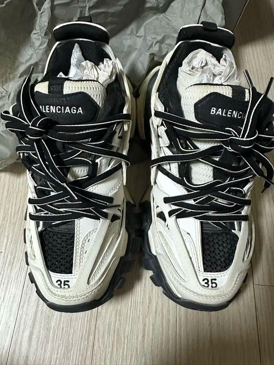 BALENCIAGA バレンシアガ トラック