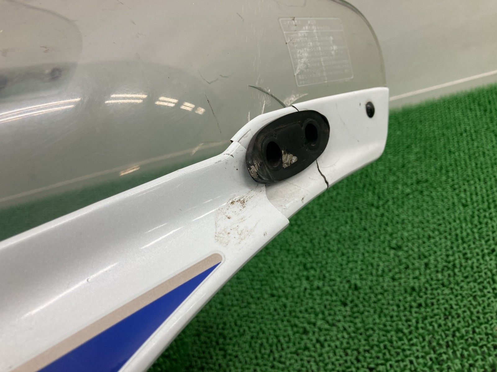 CBR250R アッパーカウル 白 KY1 ホンダ 純正 バイク 部品 MC19 スクリーン 修復素材やペイント素材に 品薄 品 eC