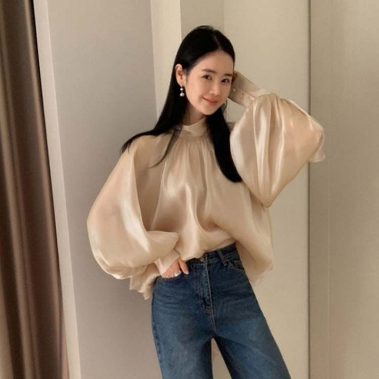 立体的な ブラウス 長袖 春 レディース オフィス バルーン袖 ボウタイ 光沢感 韓国風 ハイネック バルーンスリーブ 白 お洒落 黒 ストライプ Aライン カジュアル シャツ シアー バルーンスリーブブラウス lucky596634