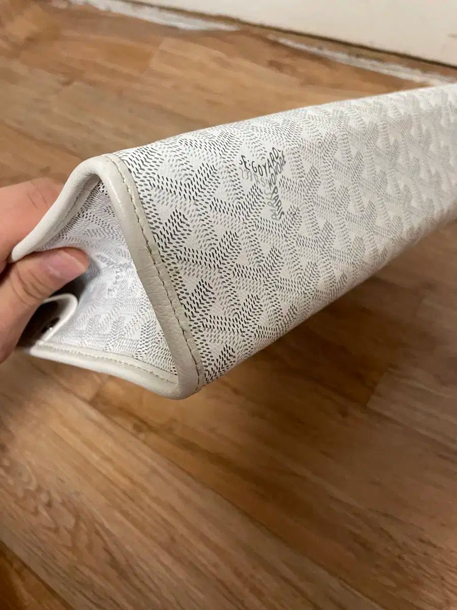 Louis Vuitton ブラック クラッチバッグ（Amazon | [ルイ