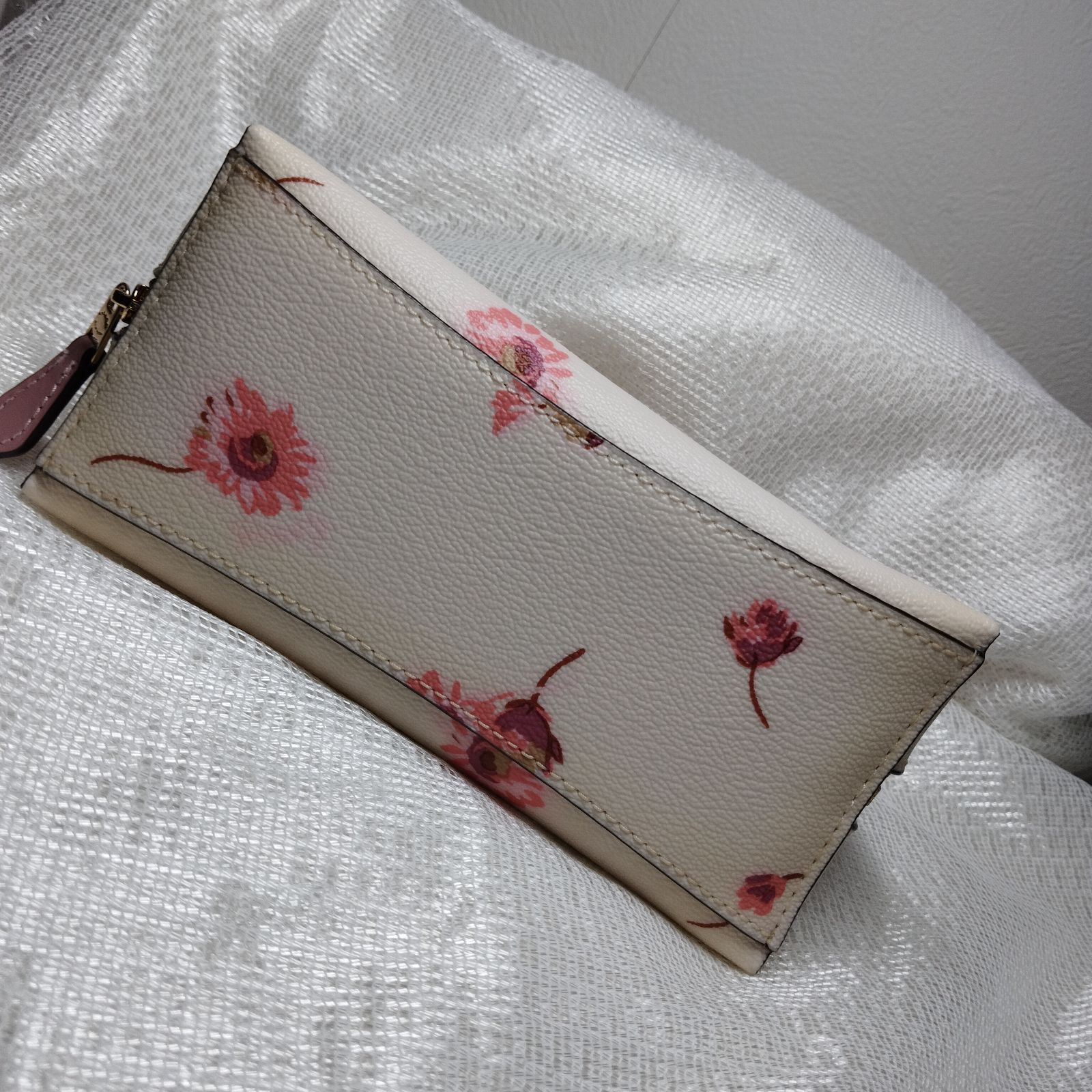 最終値下げ】✨美品✨コーチ COACH ポーチ レザー PNK 花柄 最終値下げ】✨美品✨コーチ COACH ポーチ レザー PNK 花柄