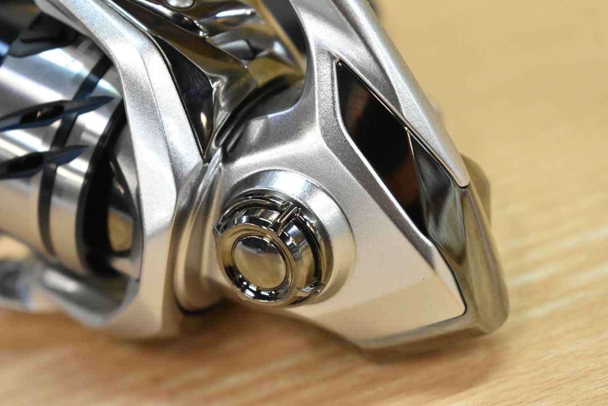 シマノ 23 ストラディック C3000XG SHIMANO STRADIC スピニングリール