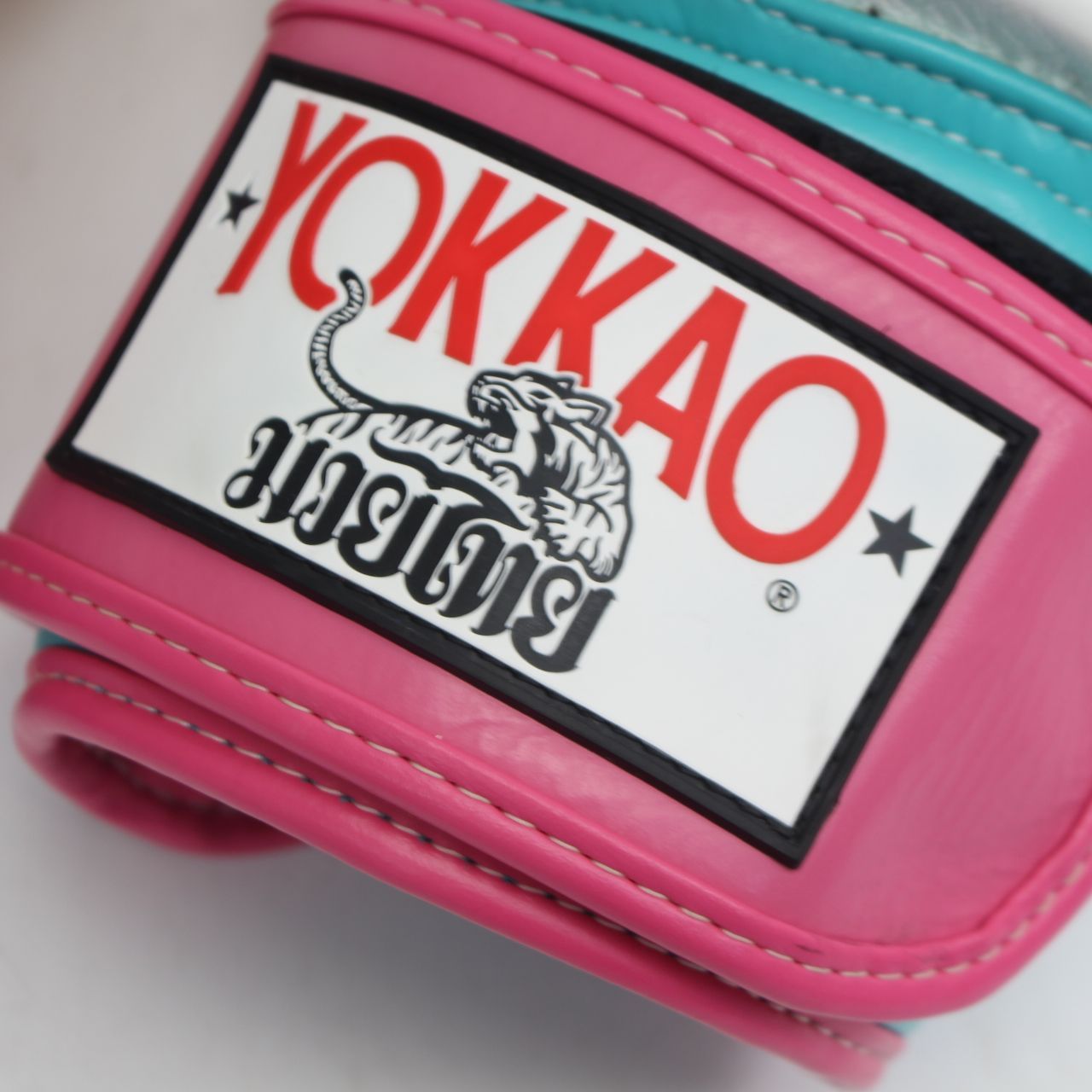 504)【美品】YOKKAO ヨッカオ ムエタイグローブ 14オンス