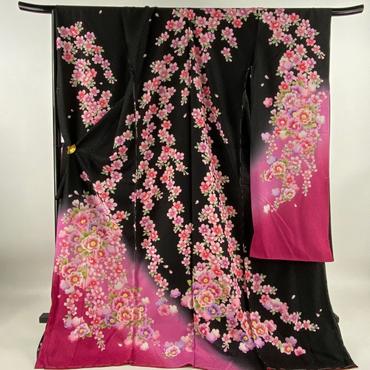 振袖 仮絵羽 黒 桜和装コート - 着物・浴衣