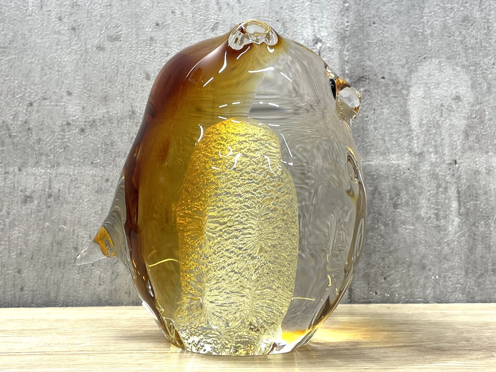 F-12025 津軽びいどろ 親ふくろうライトブルー金 ハンドメイドガラス