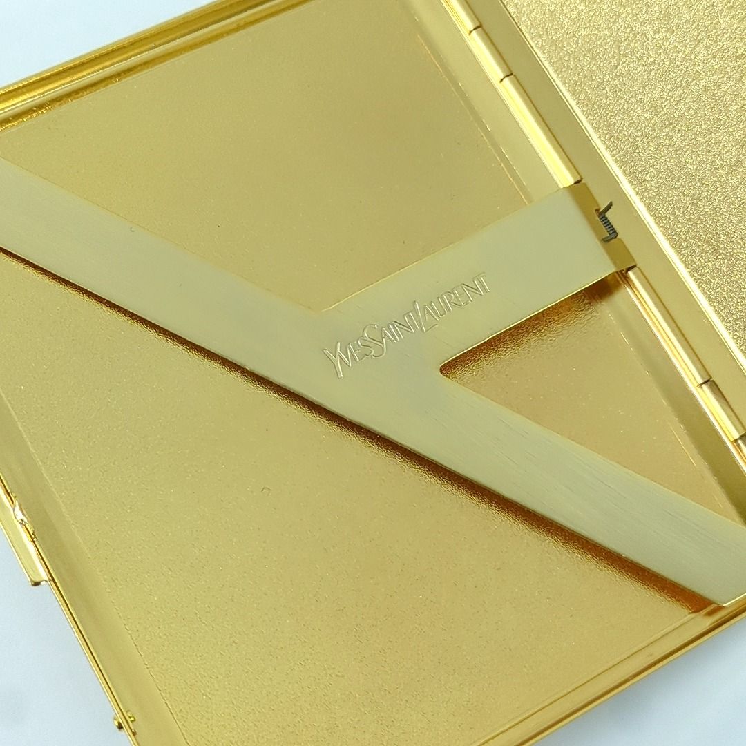 Yves Saint Laurent ロゴ　名刺入れ　シガレットケース Yves Saint Laurent イヴサンローラン ロゴ 名刺入れ シガレットケース