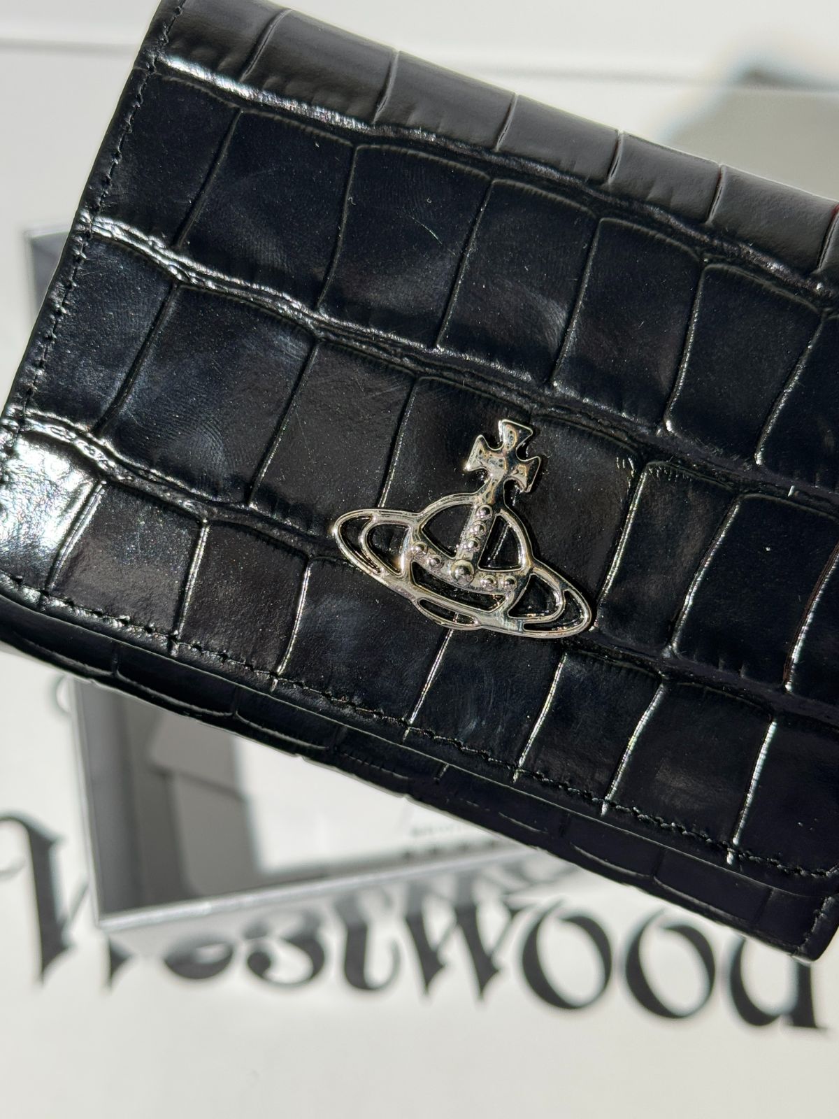 ヴィヴィアンウエストウッド 三つ折り財布 ブラック ビッグオーブ Vivienne Westwood ヴィヴィアンウエストウッド 三つ折り財布