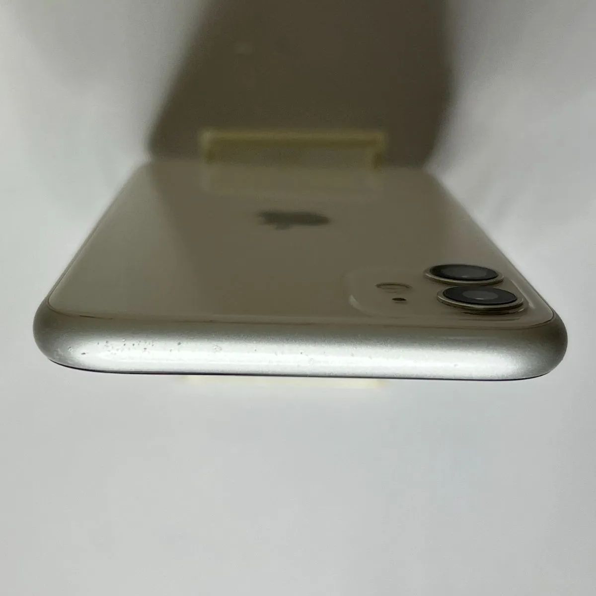 中古品・A品】iPhone 11 128GB ホワイト バッテリー最大容量100