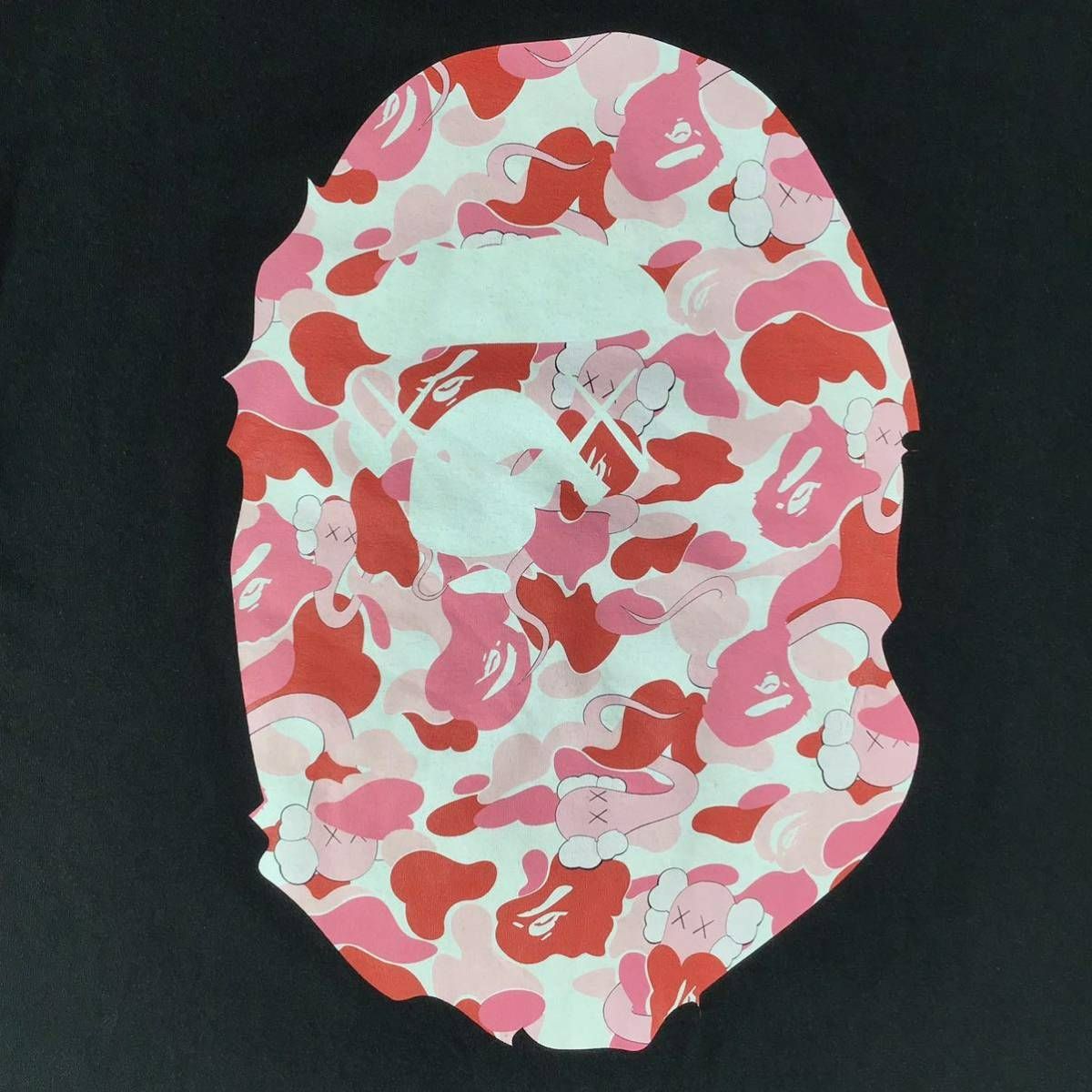 ★激レア★ KAWS × BAPE bendy ABC camo pink Big head Tシャツ Lサイズ カウズ a bathing ape  エイプ ベイプ アベイシングエイプ 迷彩