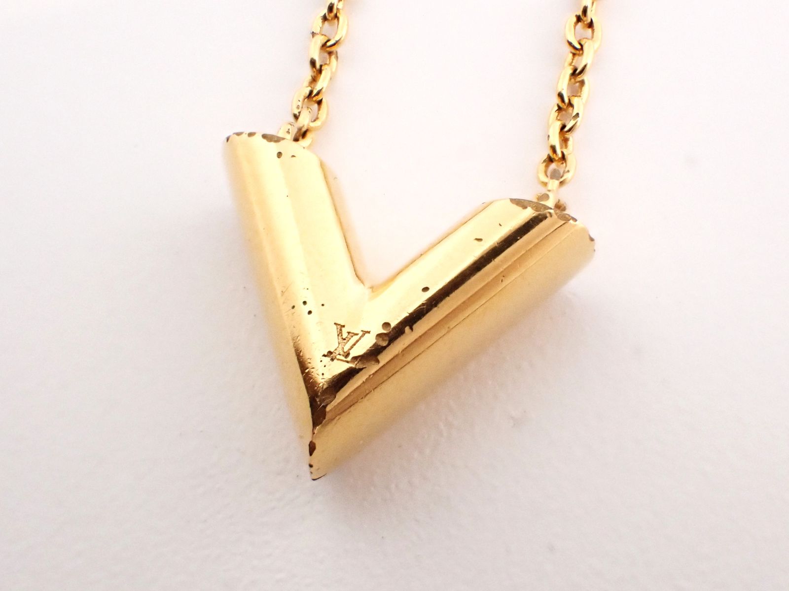 ルイヴィトン LOUIS VUITTON エセンシャルV ネックレス M61083