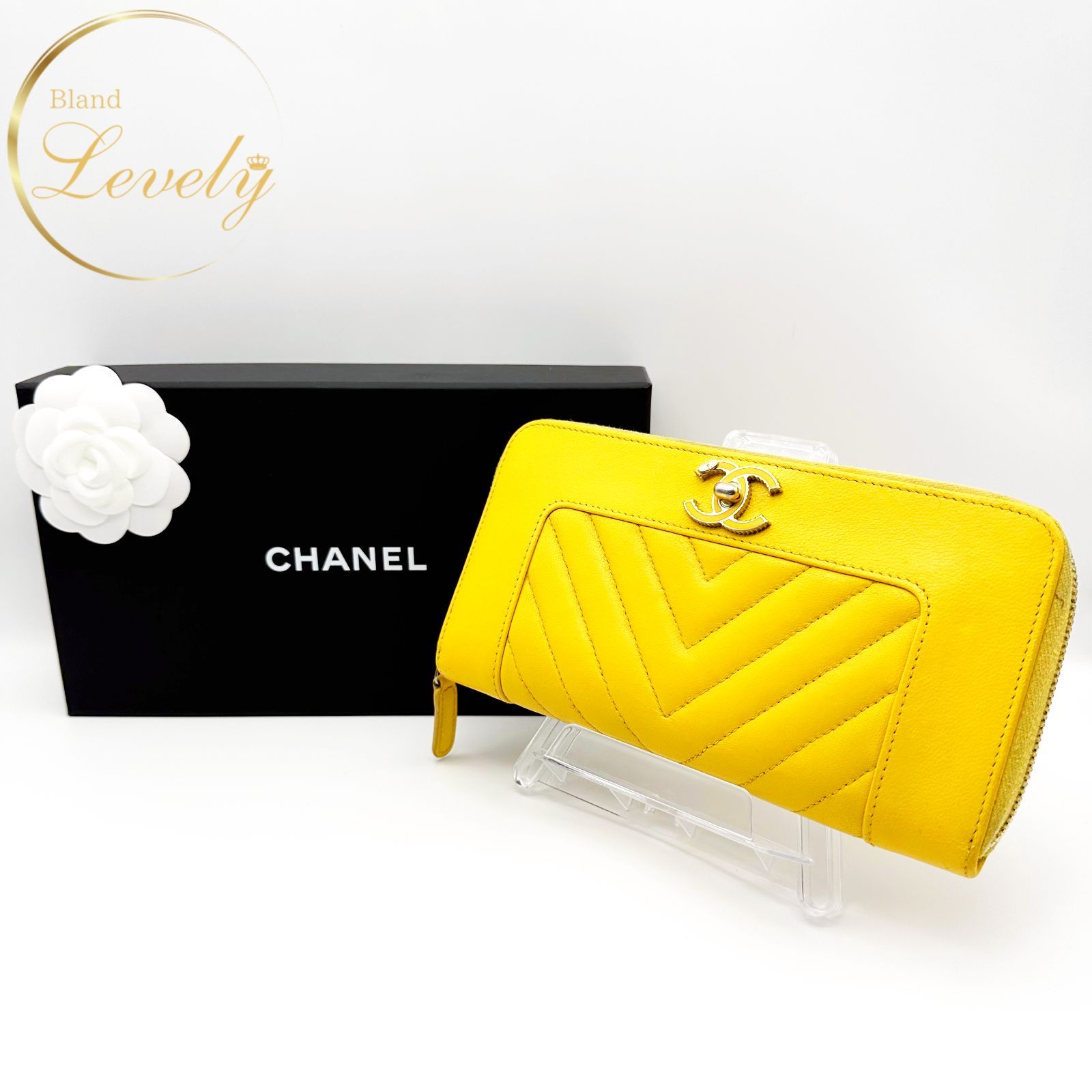 CHANEL シャネル マドモアゼル ラムスキン Vステッチ ラウンド 