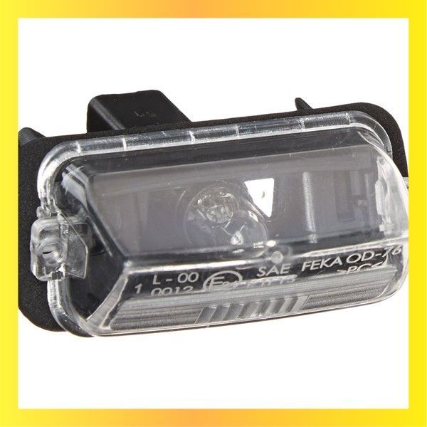 新品送料無料 TOYOTA(トヨタ) 純正部品 ライセンスプレート ランプASSY 品番81270-0D120