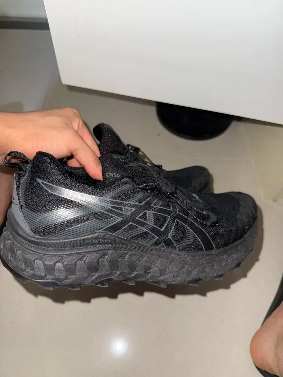 Asics アシックス トラブコ マックス 275