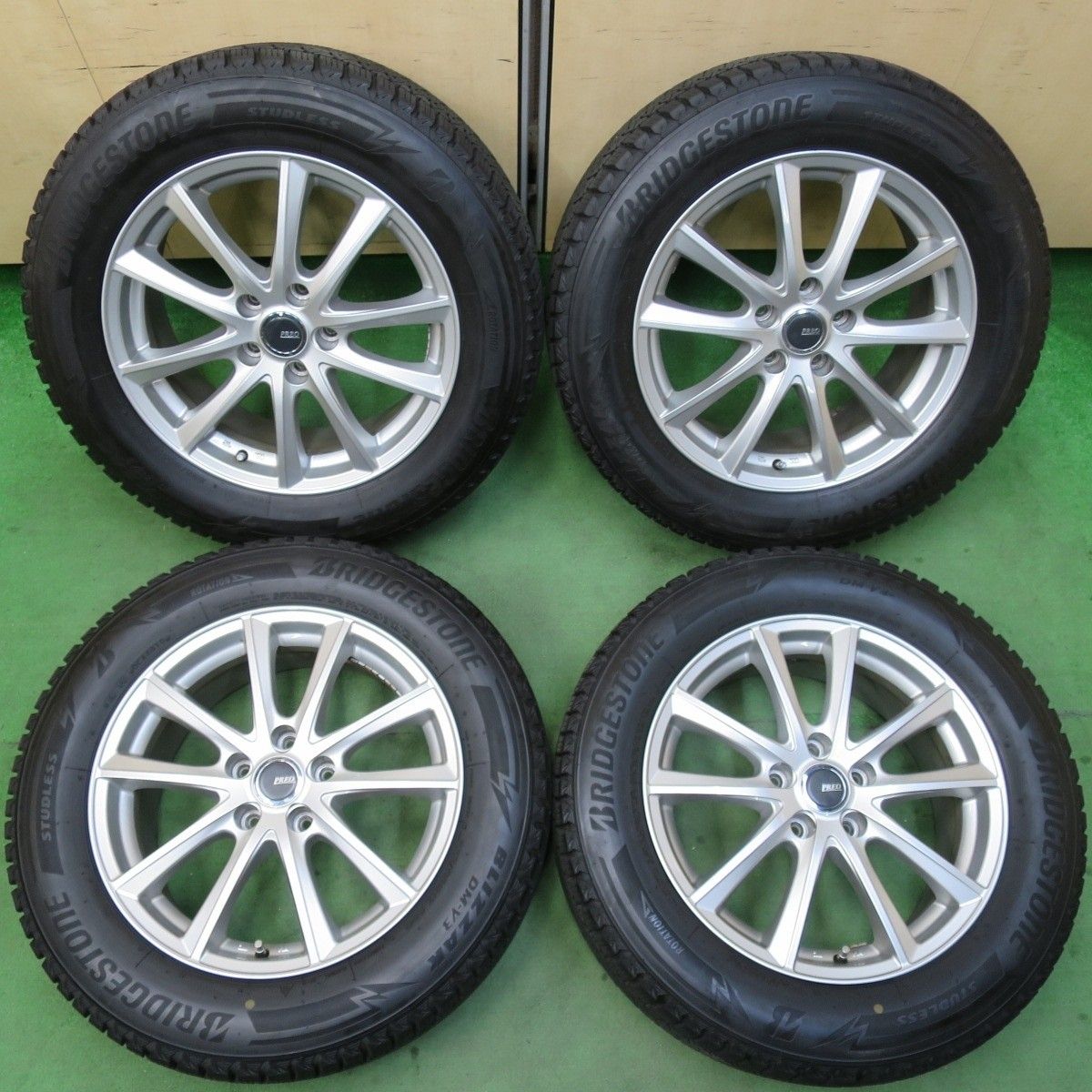 30アルファードにおすすめスタッドレス ブリヂストン VRX2 225/60R17