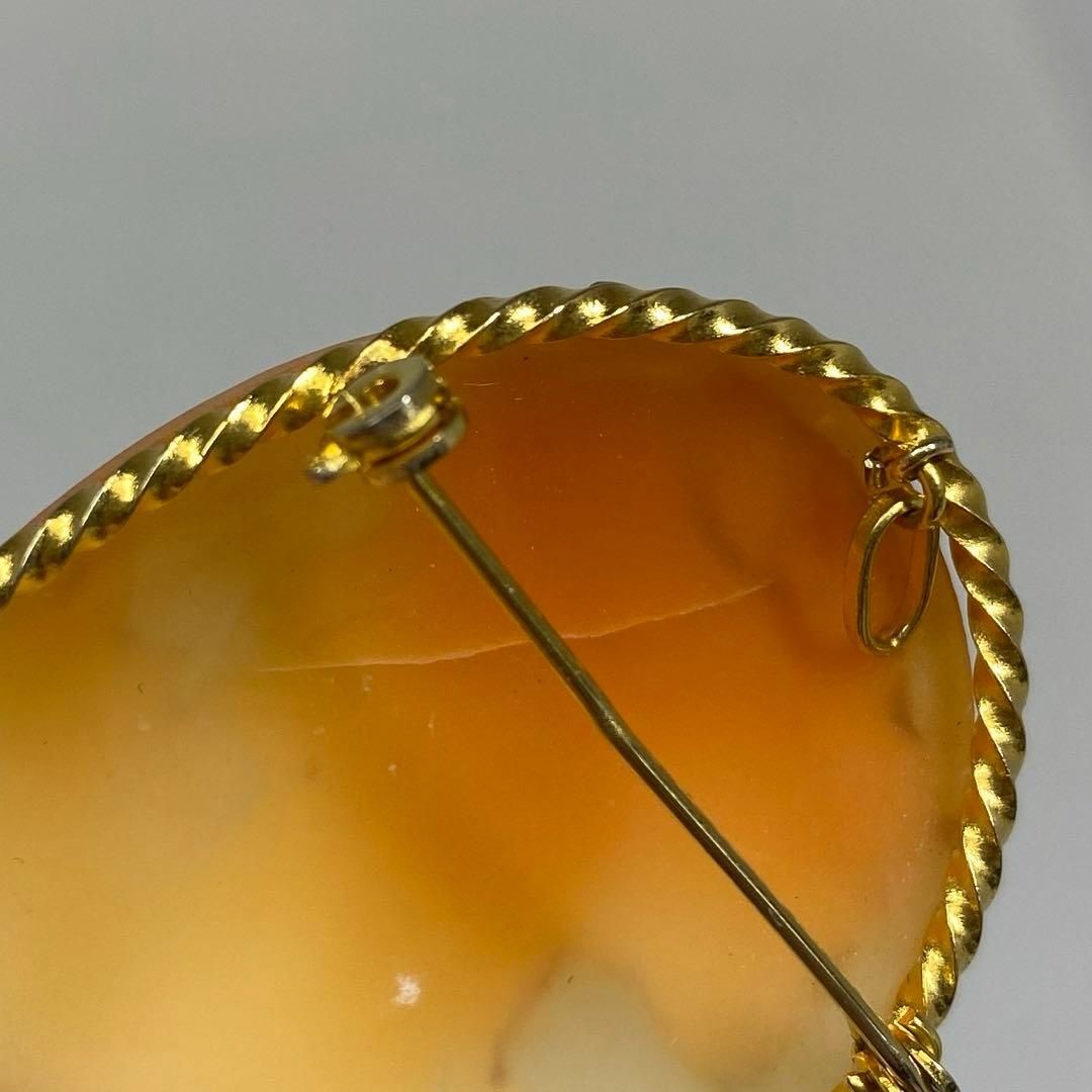 上金金具ブローチ