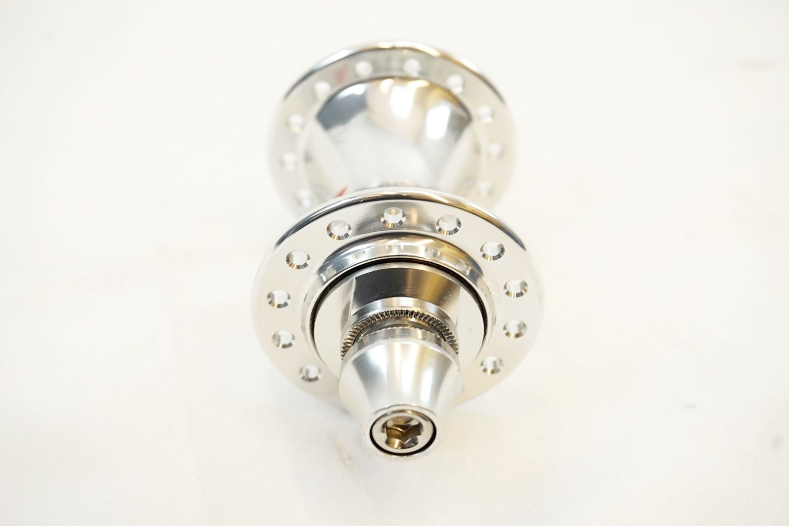 ALEXMOULTONアレックスモールトン用のフロントハブ　28穴 ALEXMOULTONアレックスモールトン用のフロントハブ 28穴