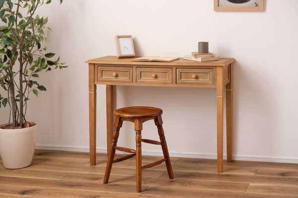 のオーバルスツール クラシカルデザイン