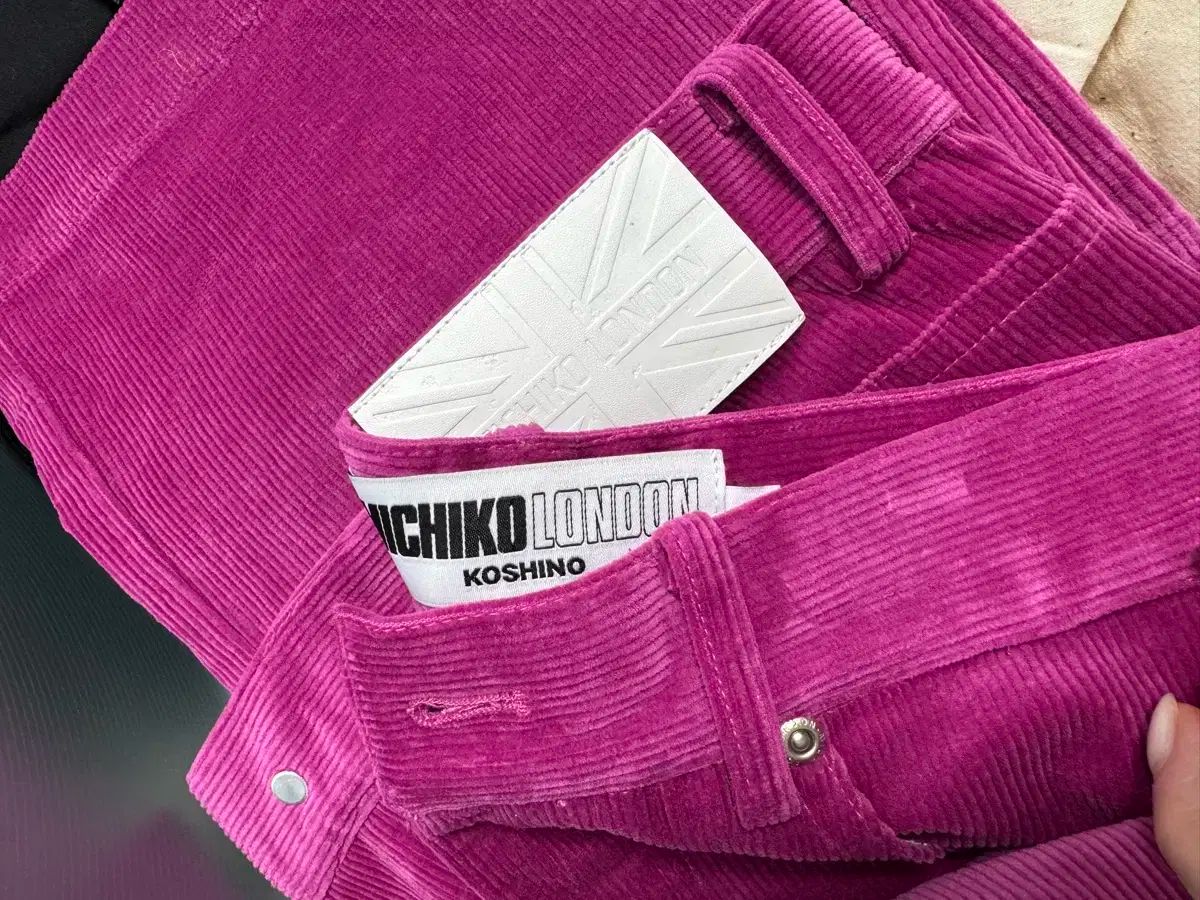 ミチコロンドン コーデュロイ ブーツカット パンツ プラムピンク DECORATOM_COM_BR