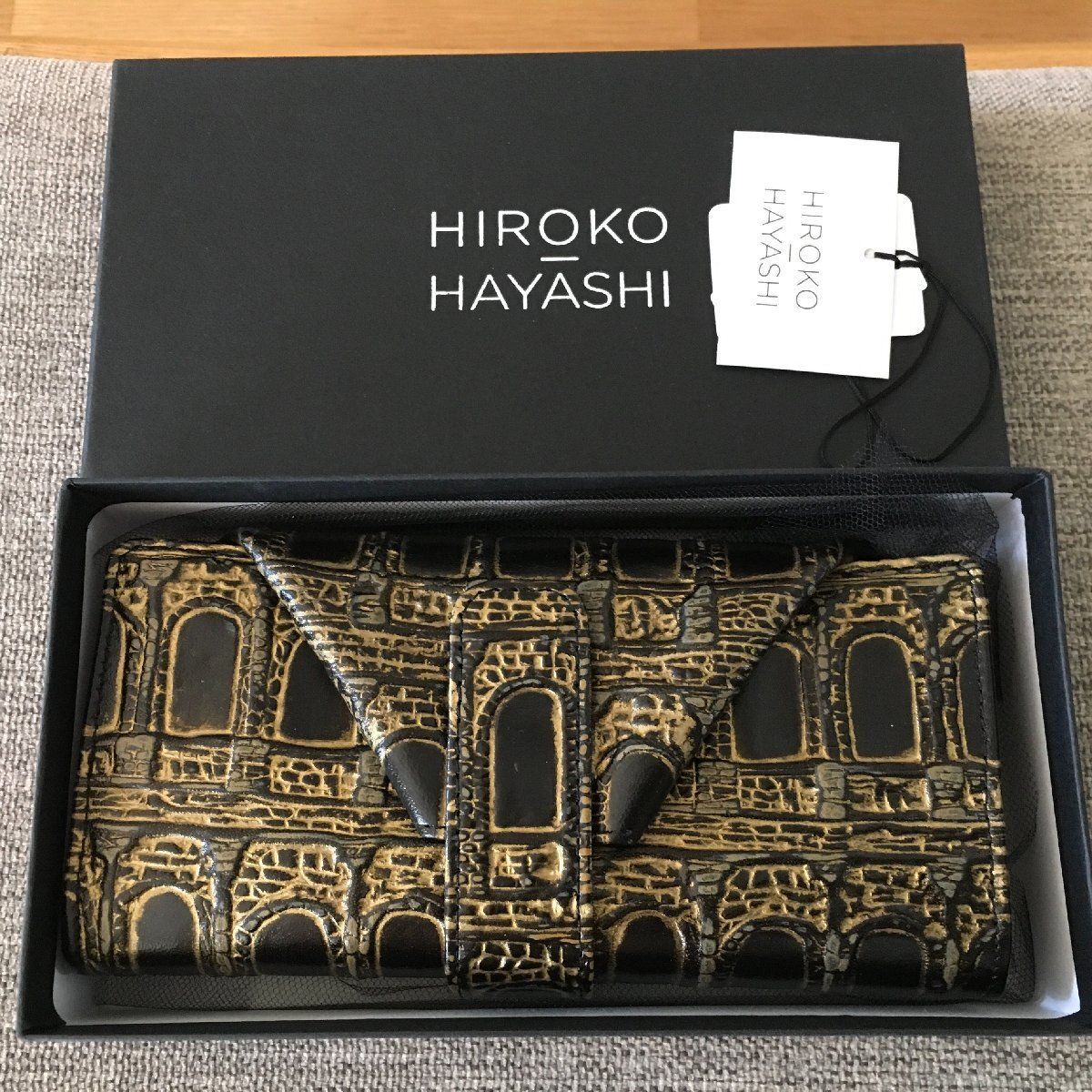 新品 HIROKO HAYASHIヒロコハヤシ COLOSSEO（コロッセオ）長財布