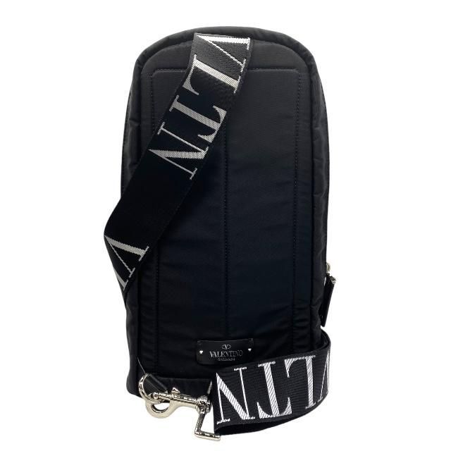 バレンティノ　VLTN ショルダーバッグ　クロスボディバッグ　マットブラック VALENTINO LEATHER VLTN CROSSBODY BAG クロスボディバッグ