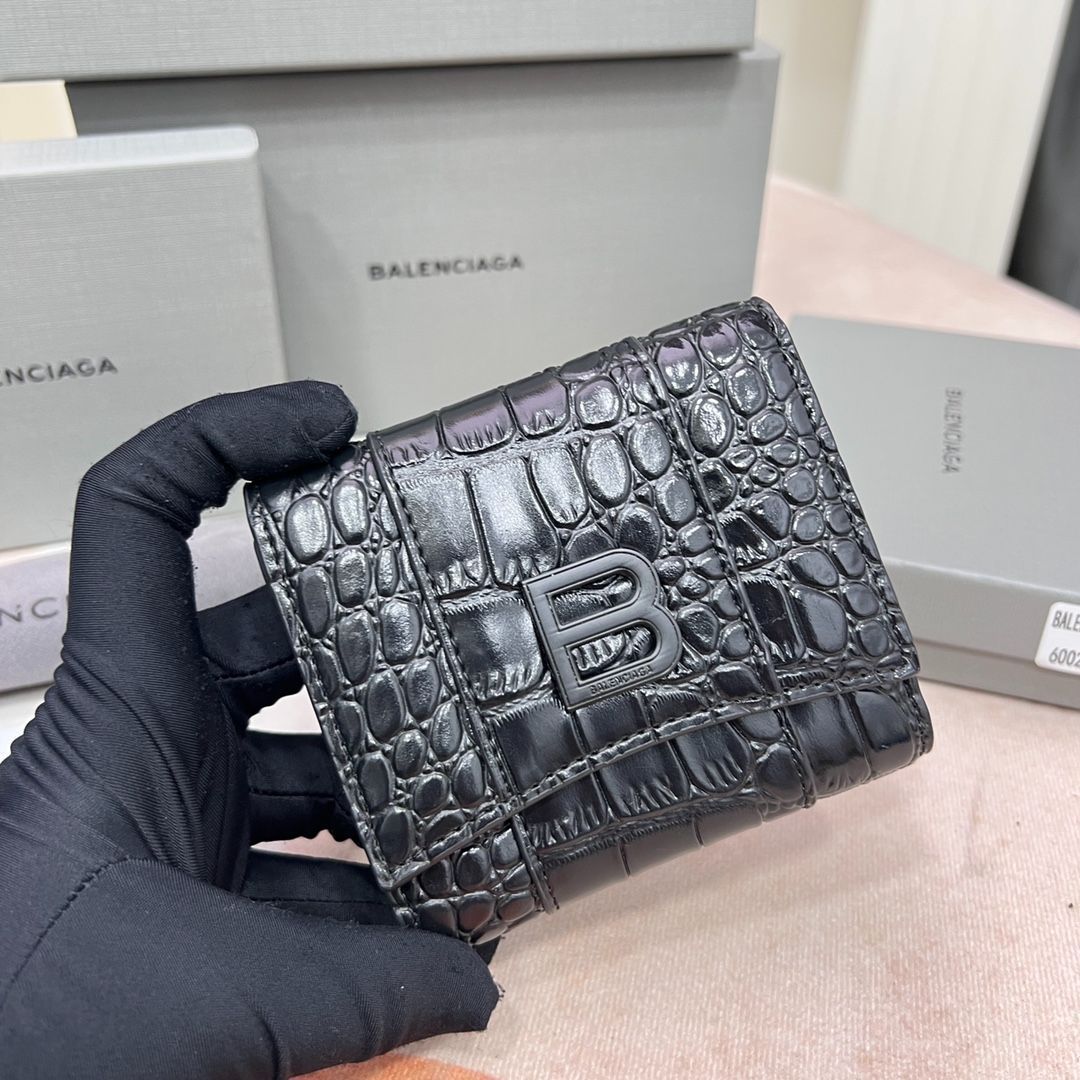 今日特価】Balenciaga ミニウォレット, シャイニークロコダイル