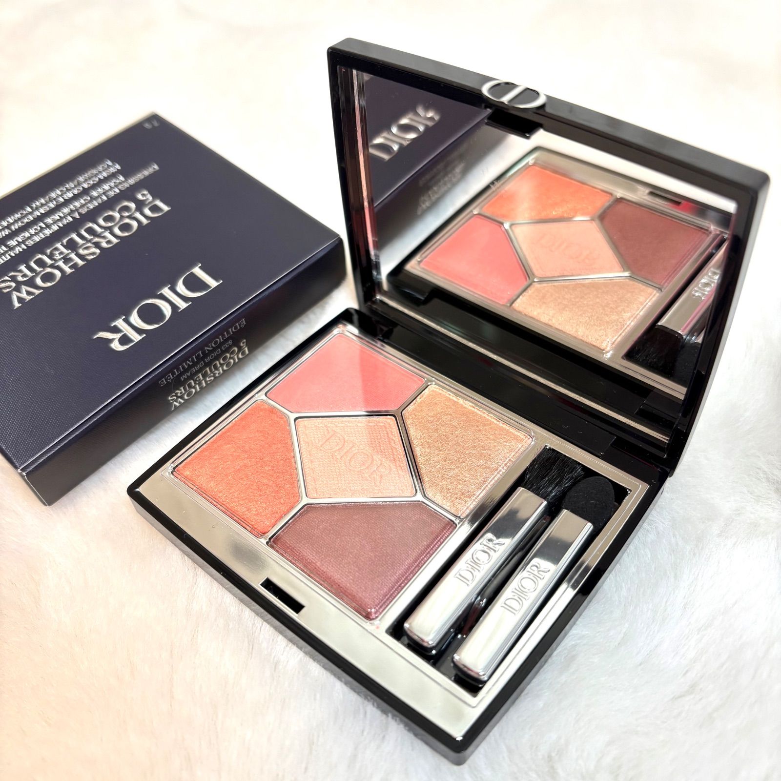 クリスチャン・ディオール　アイシャドウ　パレット　未使用品　中古扱い クチュール アイ パレット(限定品) ⁄ ディオール(パウダーアイシャドウ